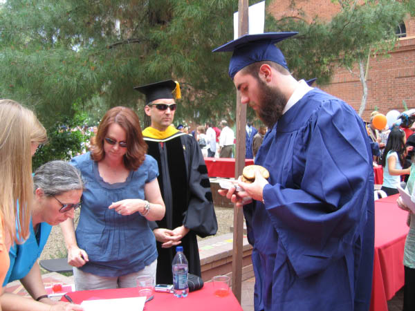 Spring 08 Graduation036