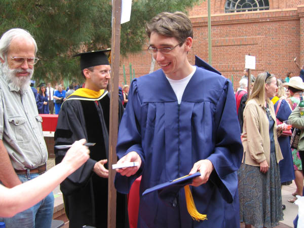 Spring 08 Graduation046