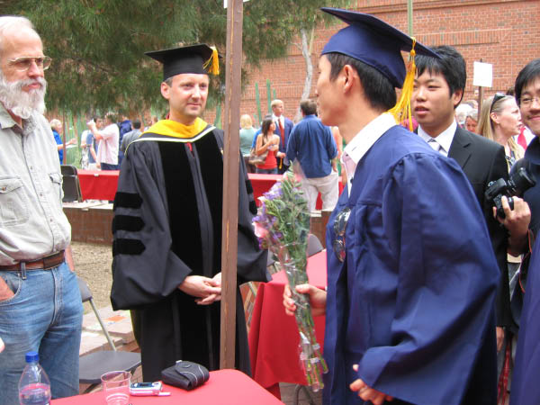 Spring 08 Graduation048