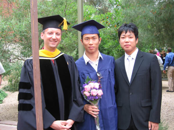 Spring 08 Graduation049